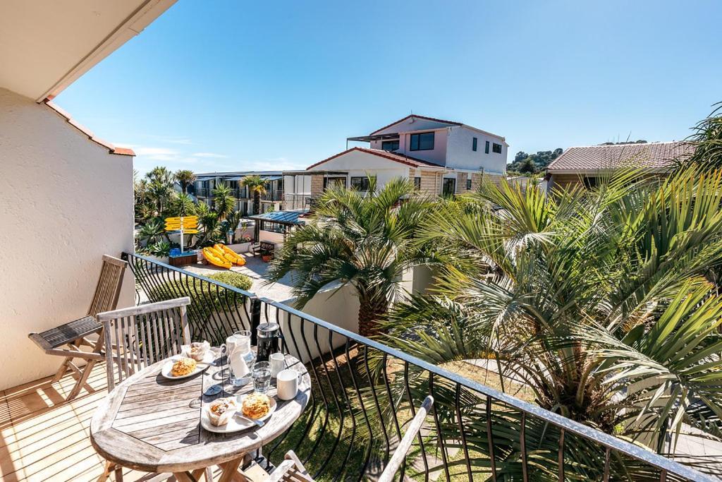 Onetangi Beach Apartments Esterno foto