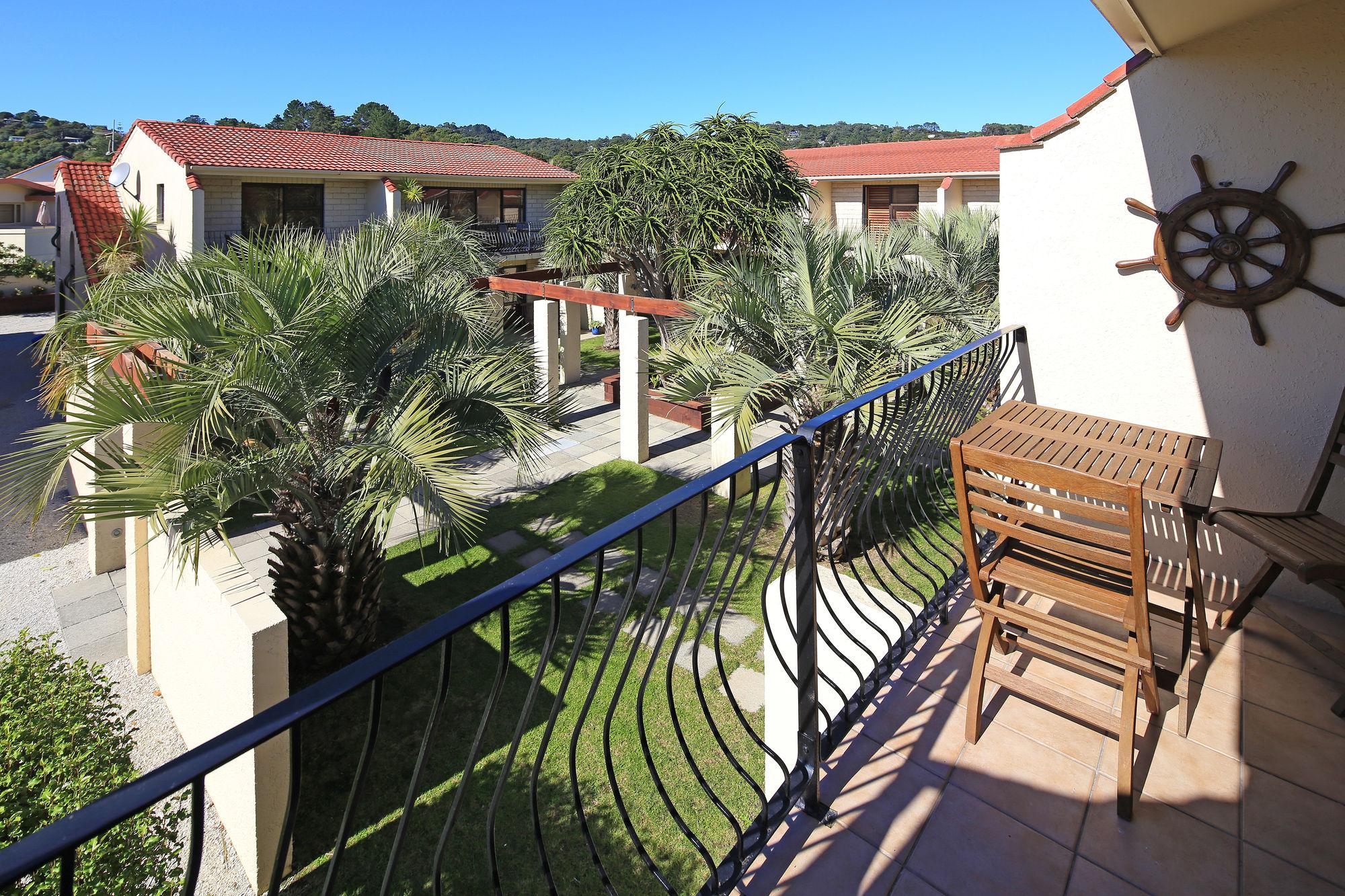 Onetangi Beach Apartments Esterno foto