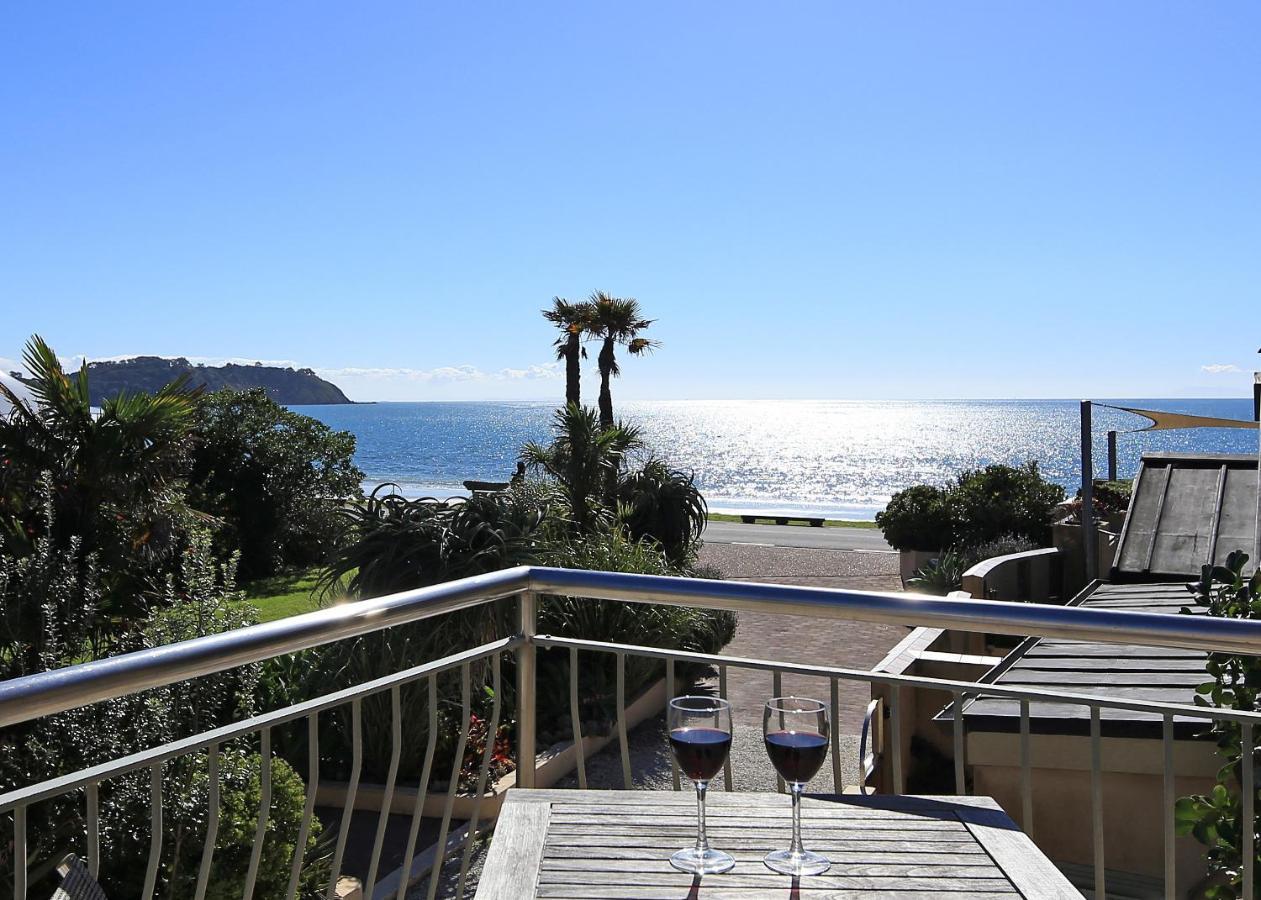 Onetangi Beach Apartments Esterno foto