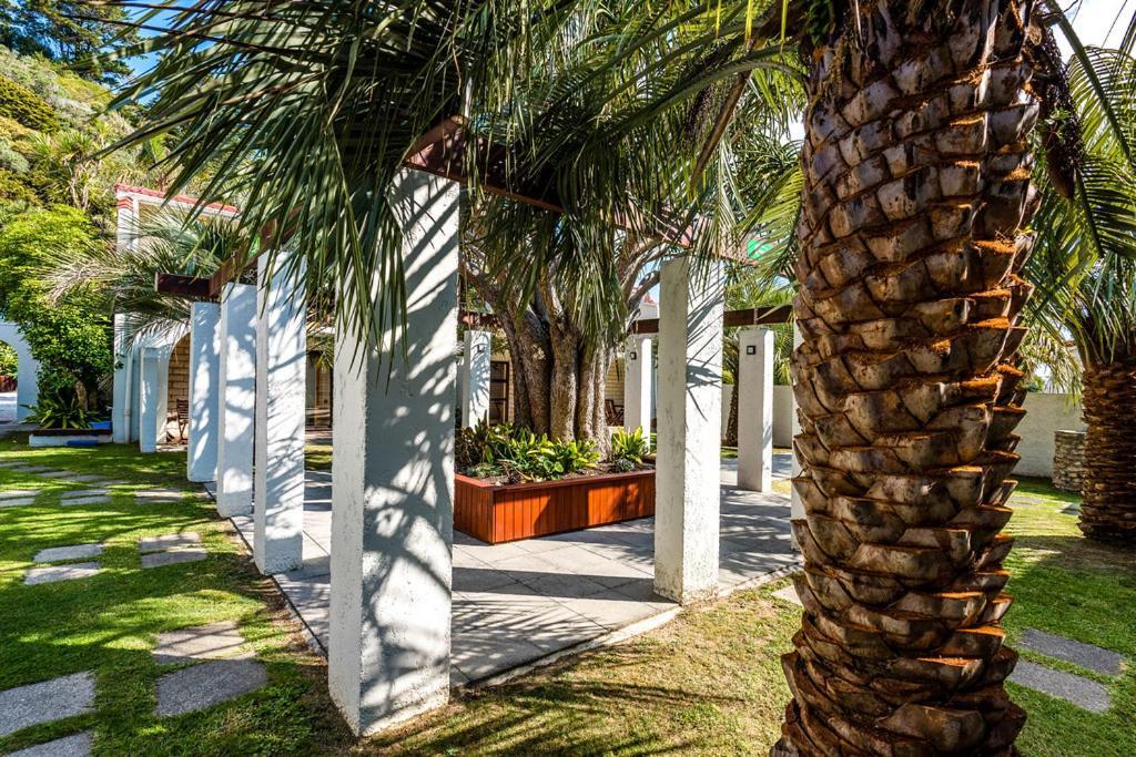 Onetangi Beach Apartments Esterno foto