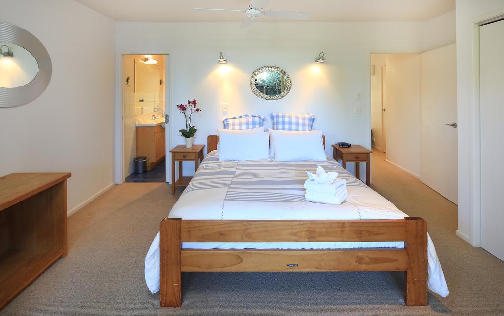 Onetangi Beach Apartments Esterno foto