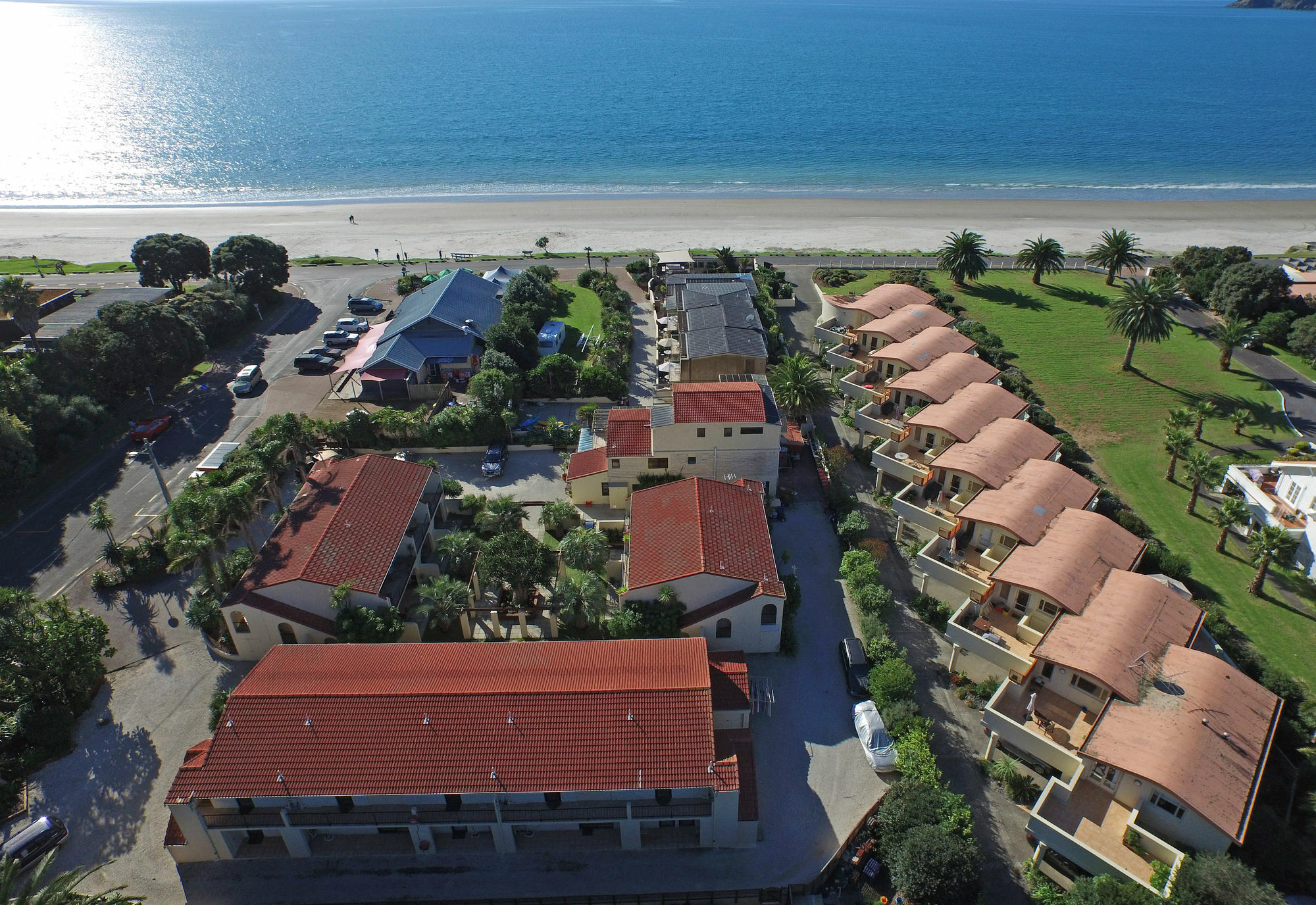 Onetangi Beach Apartments Esterno foto